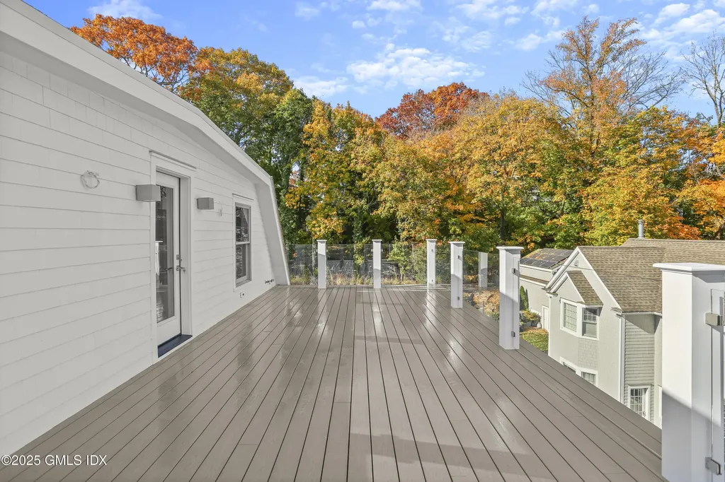 26 Sinawoy Road Cos Cob CT 06807