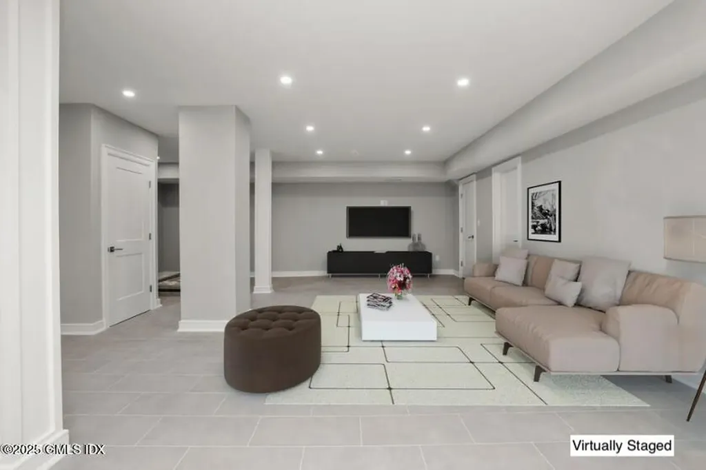 26 Sinawoy Road Cos Cob CT 06807