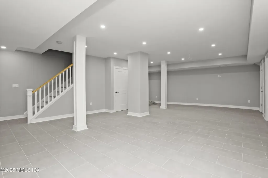 26 Sinawoy Road Cos Cob CT 06807