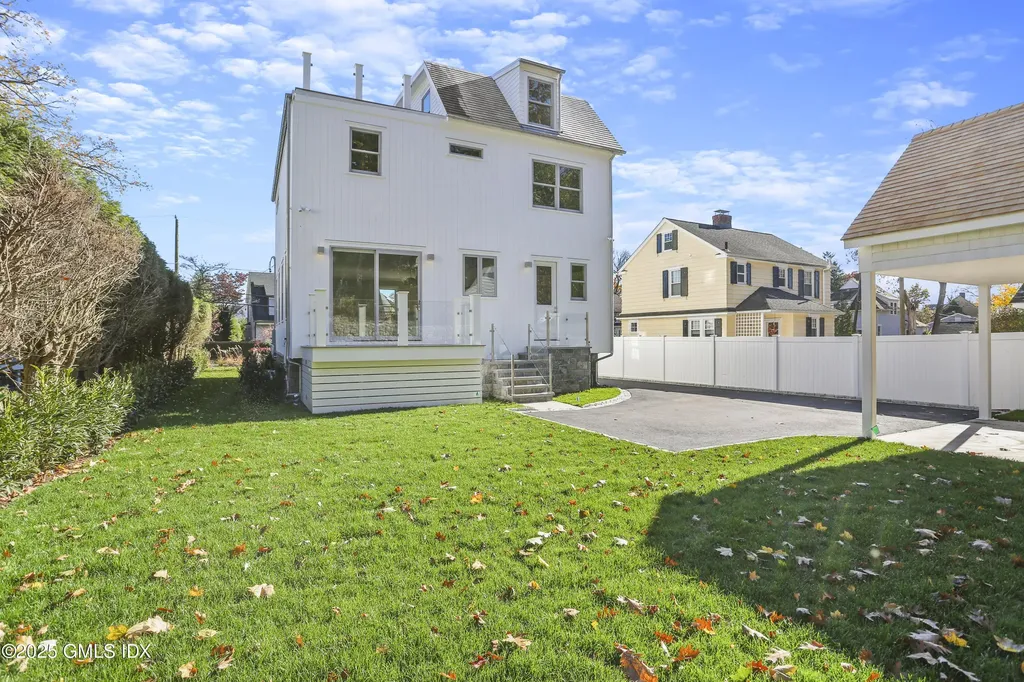 26 Sinawoy Road Cos Cob CT 06807