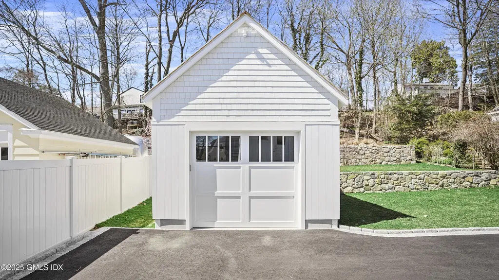 26 Sinawoy Road Cos Cob CT 06807