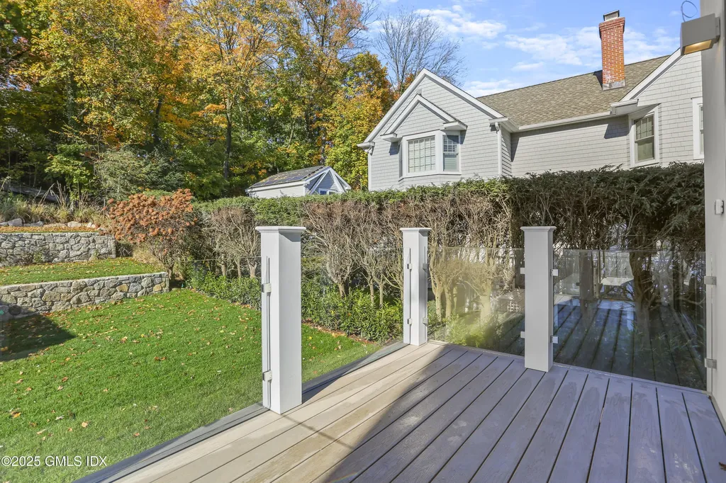 26 Sinawoy Road Cos Cob CT 06807