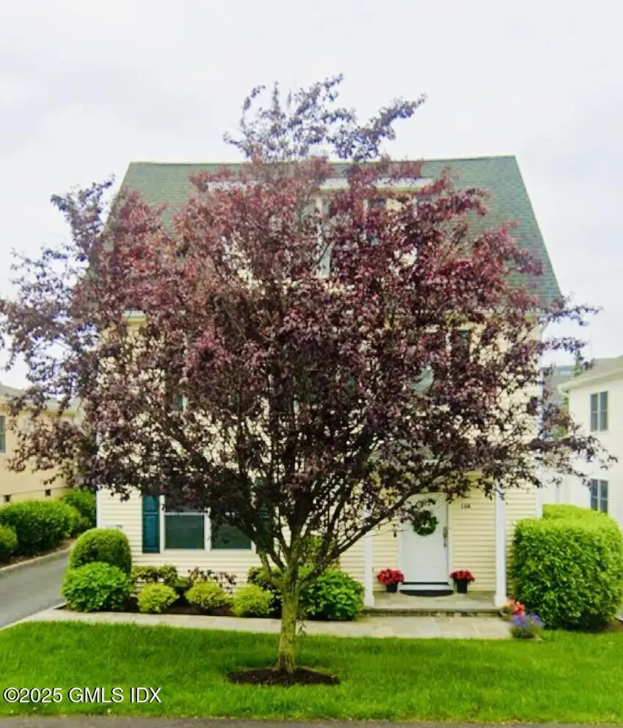 16 Charles Street Greenwich CT 06830