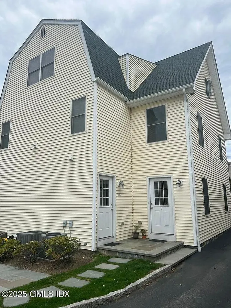 16 Charles Street Greenwich CT 06830