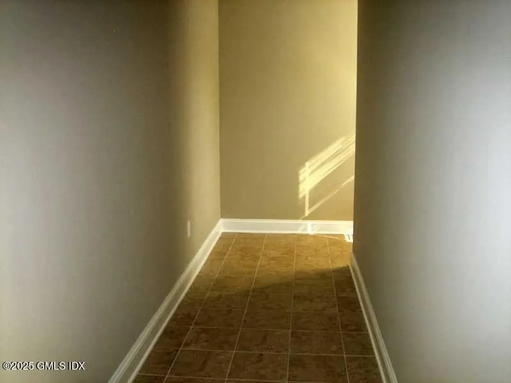 16 Charles Street Greenwich CT 06830