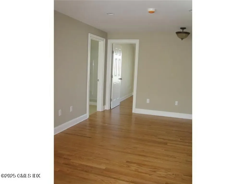 16 Charles Street Greenwich CT 06830