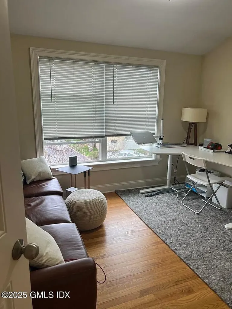 16 Charles Street Greenwich CT 06830