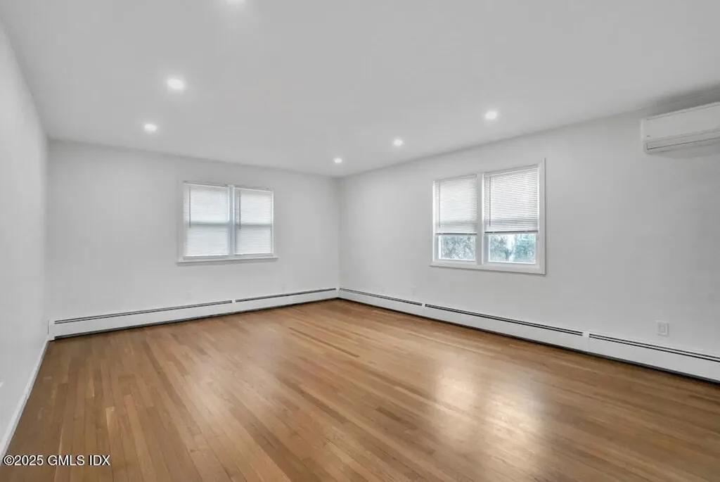 32 Arther Street Greenwich CT 06831