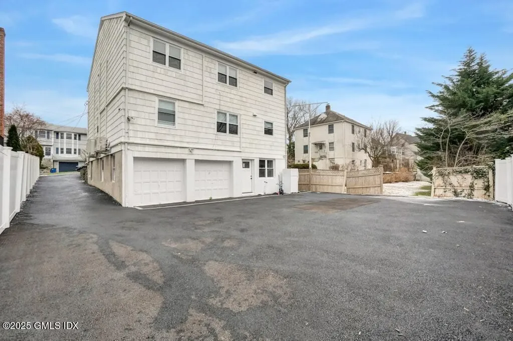 32 Arther Street Greenwich CT 06831