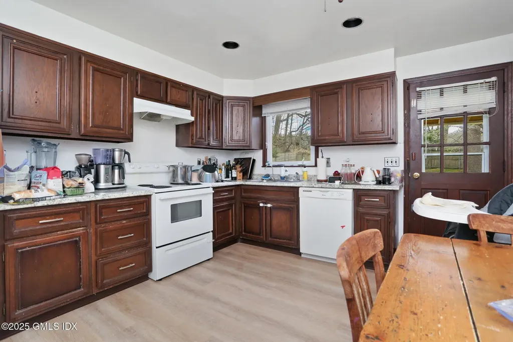 61 Laddins Rock Road Old Greenwich CT 06870