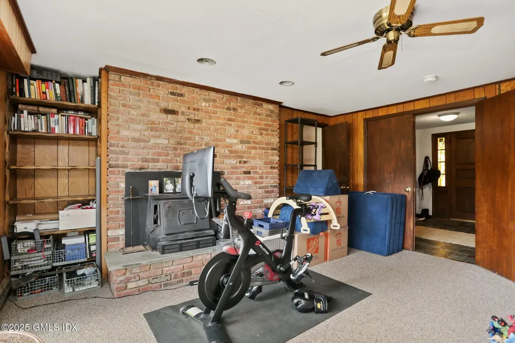 61 Laddins Rock Road Old Greenwich CT 06870