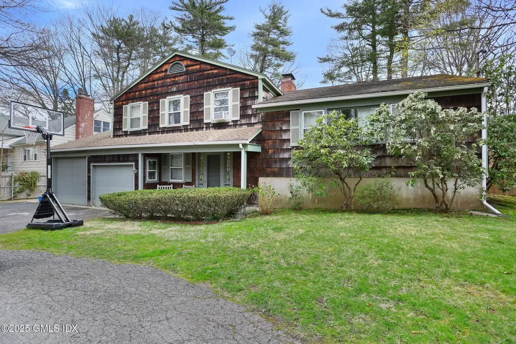 61 Laddins Rock Road Old Greenwich CT 06870