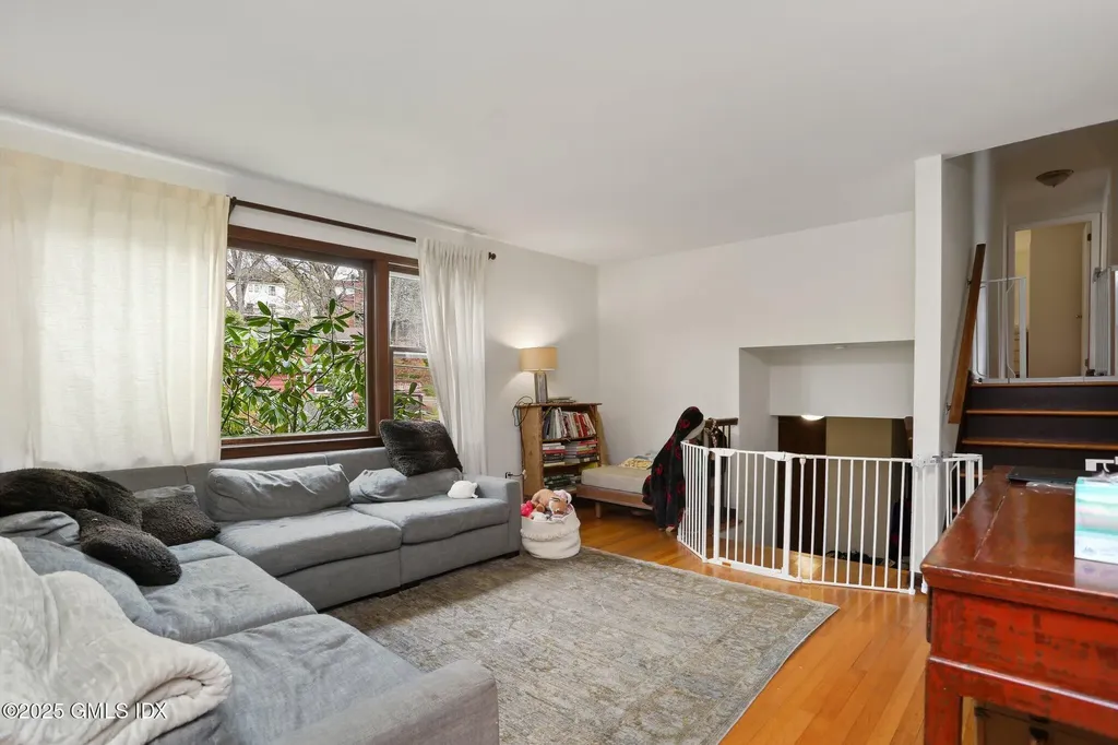 61 Laddins Rock Road Old Greenwich CT 06870