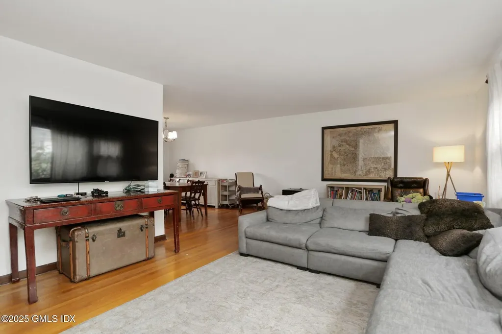 61 Laddins Rock Road Old Greenwich CT 06870