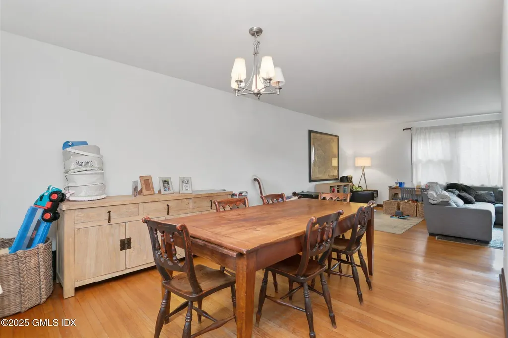 61 Laddins Rock Road Old Greenwich CT 06870