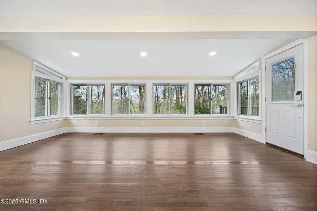 17 Nutmeg Drive Greenwich CT 06831