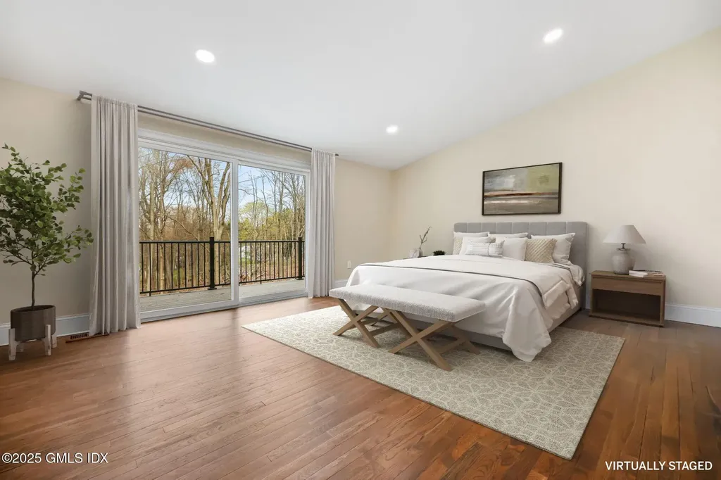 17 Nutmeg Drive Greenwich CT 06831