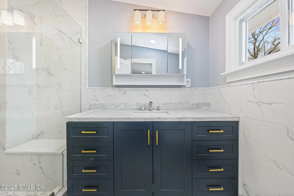 17 Nutmeg Drive Greenwich CT 06831