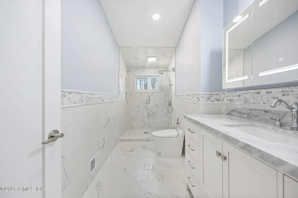 17 Nutmeg Drive Greenwich CT 06831