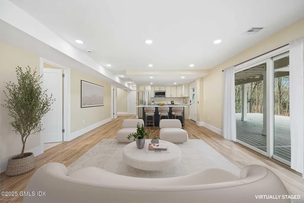 17 Nutmeg Drive Greenwich CT 06831