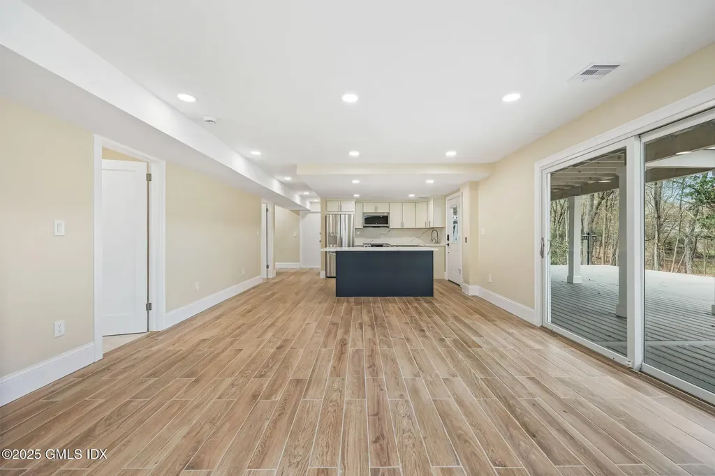 17 Nutmeg Drive Greenwich CT 06831