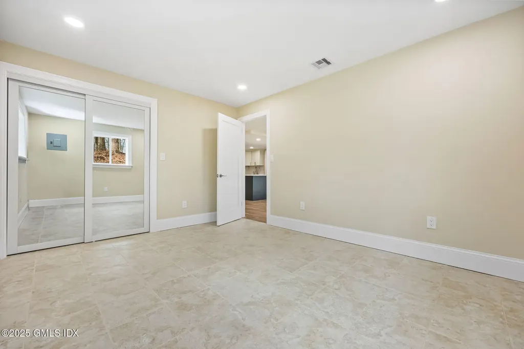 17 Nutmeg Drive Greenwich CT 06831