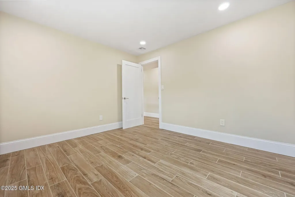 17 Nutmeg Drive Greenwich CT 06831