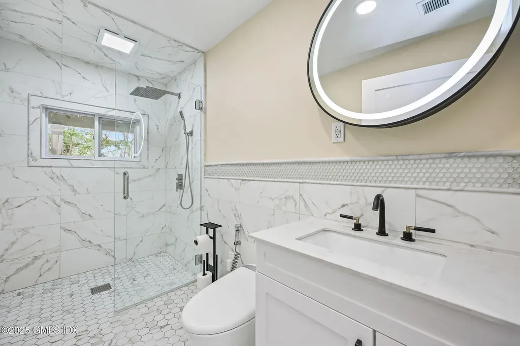 17 Nutmeg Drive Greenwich CT 06831