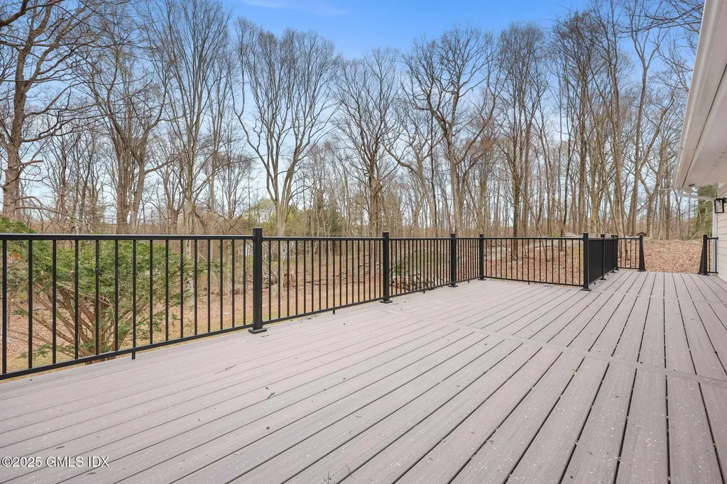 17 Nutmeg Drive Greenwich CT 06831