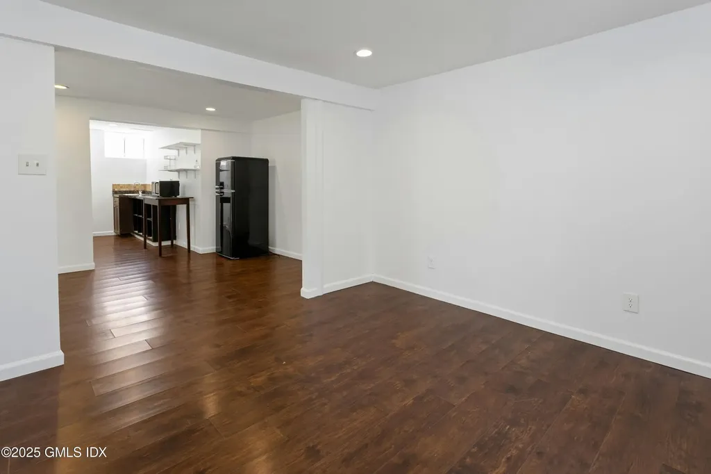 171 1/2 Henry Street Greenwich CT 06830