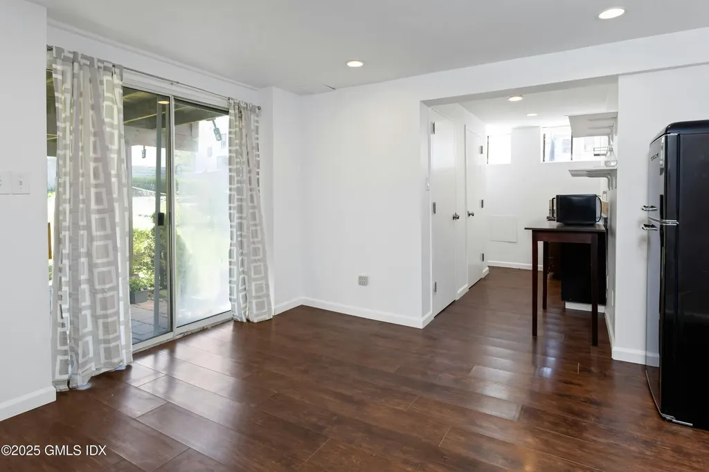 171 1/2 Henry Street Greenwich CT 06830