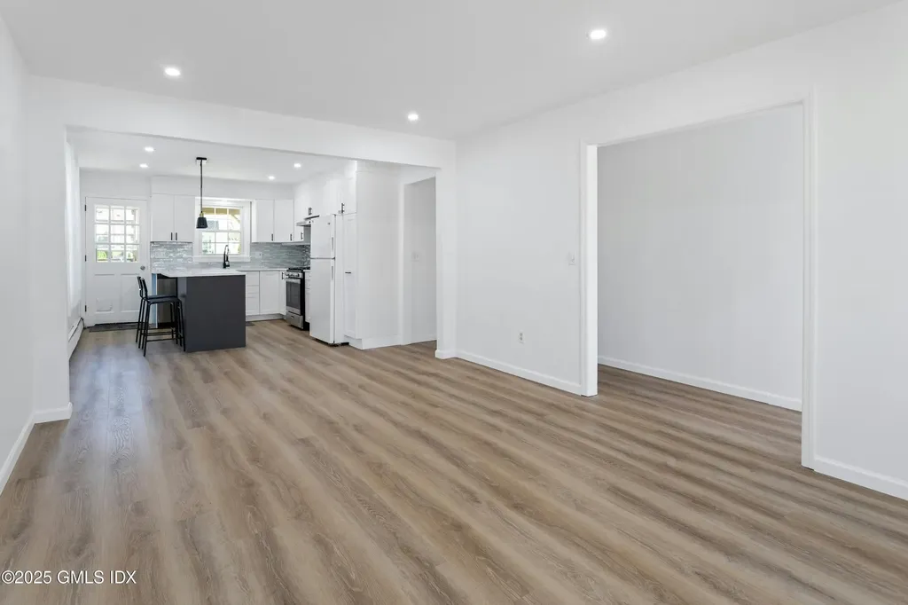 171 1/2 Henry Street Greenwich CT 06830