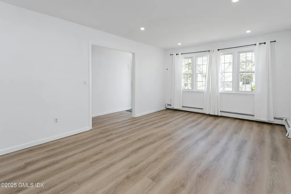 171 1/2 Henry Street Greenwich CT 06830