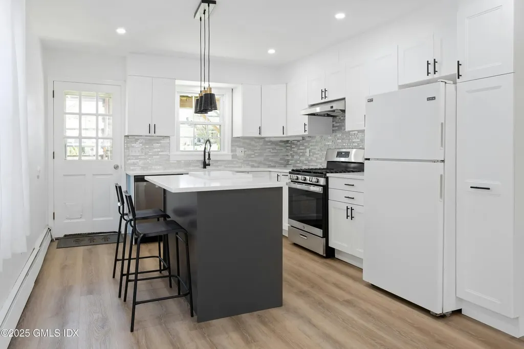 171 1/2 Henry Street Greenwich CT 06830