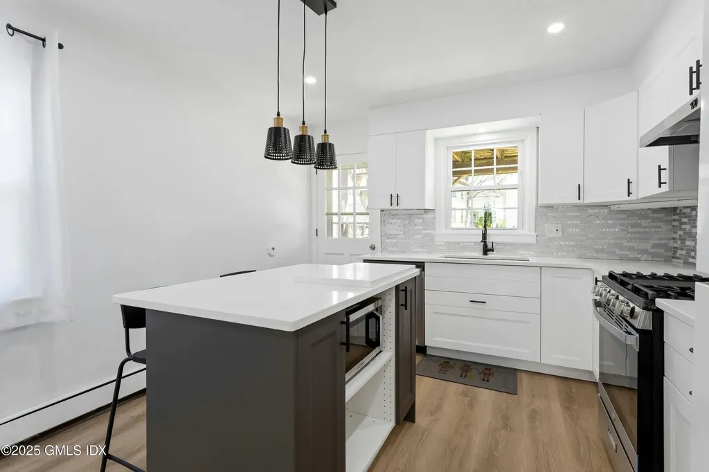 171 1/2 Henry Street Greenwich CT 06830