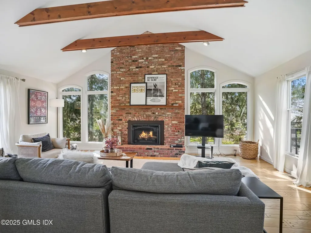 6 Coventry Lane Riverside CT 06878