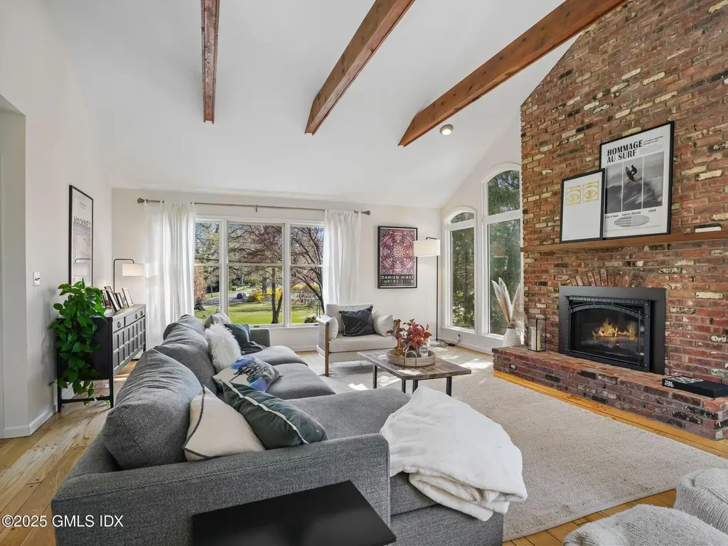 6 Coventry Lane Riverside CT 06878