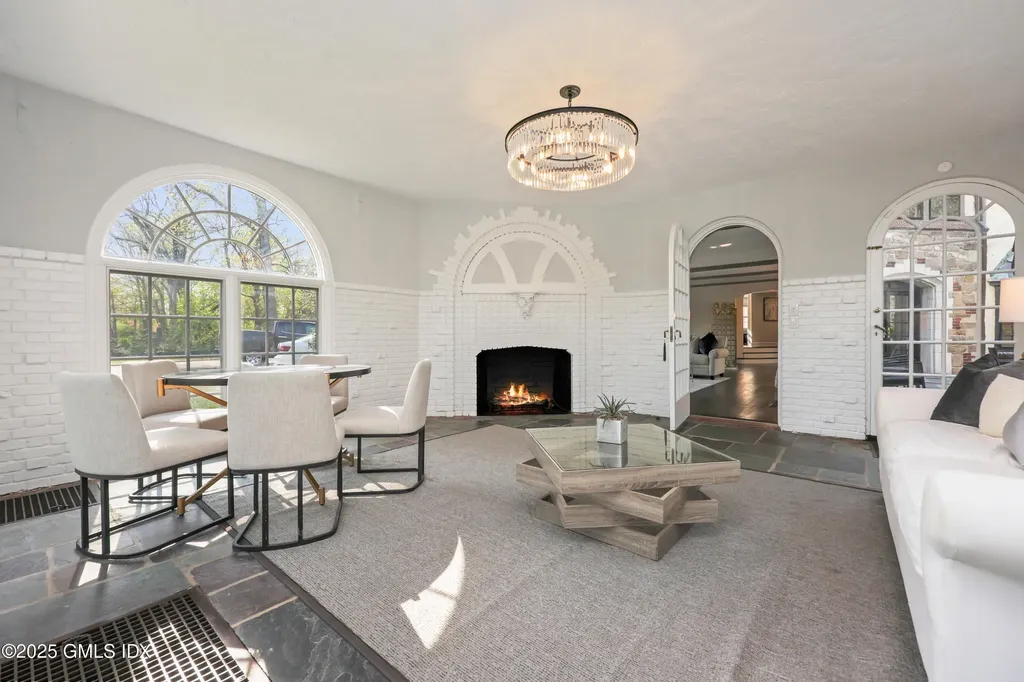 21 Calhoun Drive Greenwich CT 06831