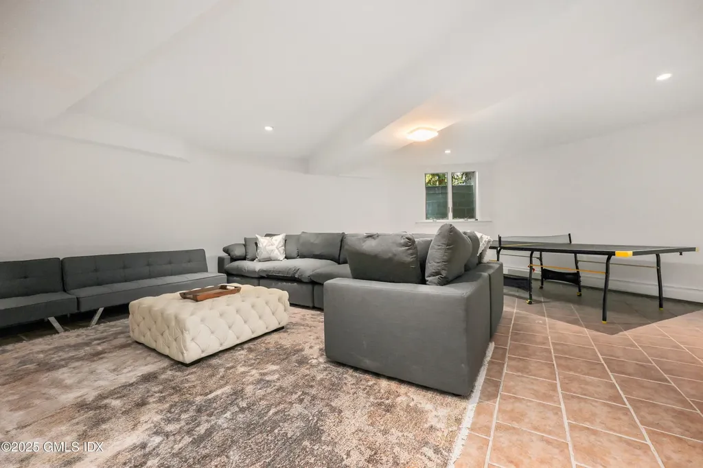 21 Calhoun Drive Greenwich CT 06831