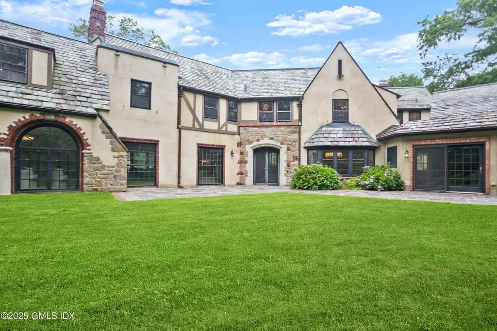 21 Calhoun Drive Greenwich CT 06831