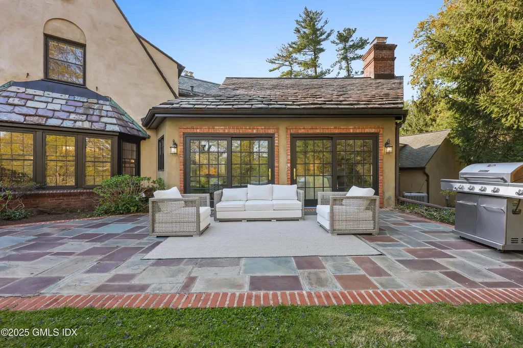 21 Calhoun Drive Greenwich CT 06831