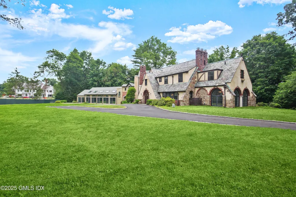 21 Calhoun Drive Greenwich CT 06831