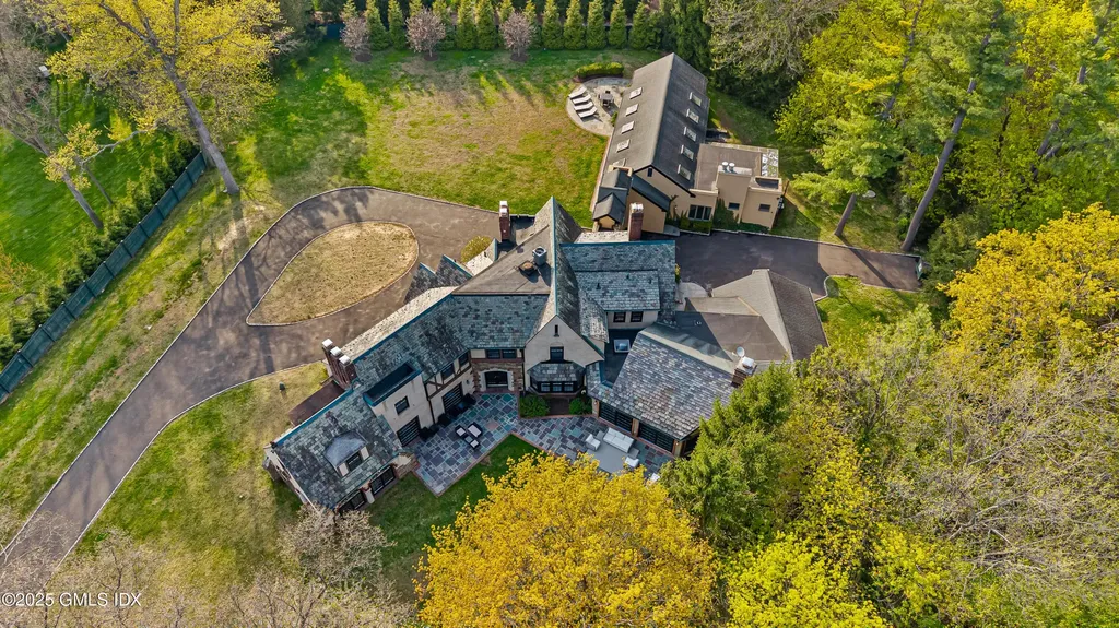 21 Calhoun Drive Greenwich CT 06831