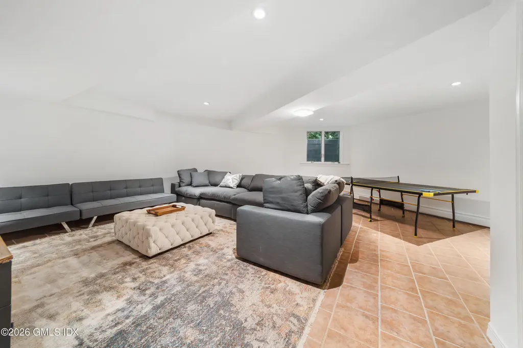 21 Calhoun Drive Greenwich CT 06831