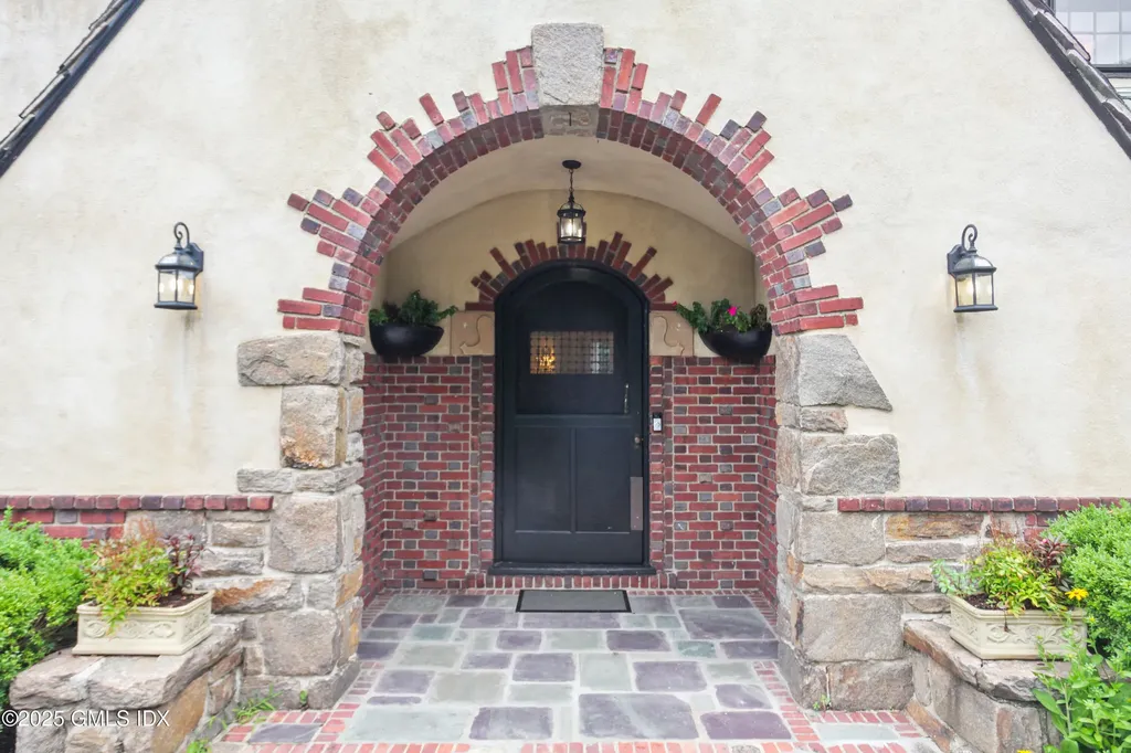 21 Calhoun Drive Greenwich CT 06831