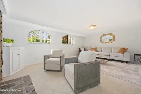 21 Calhoun Drive Greenwich CT 06831