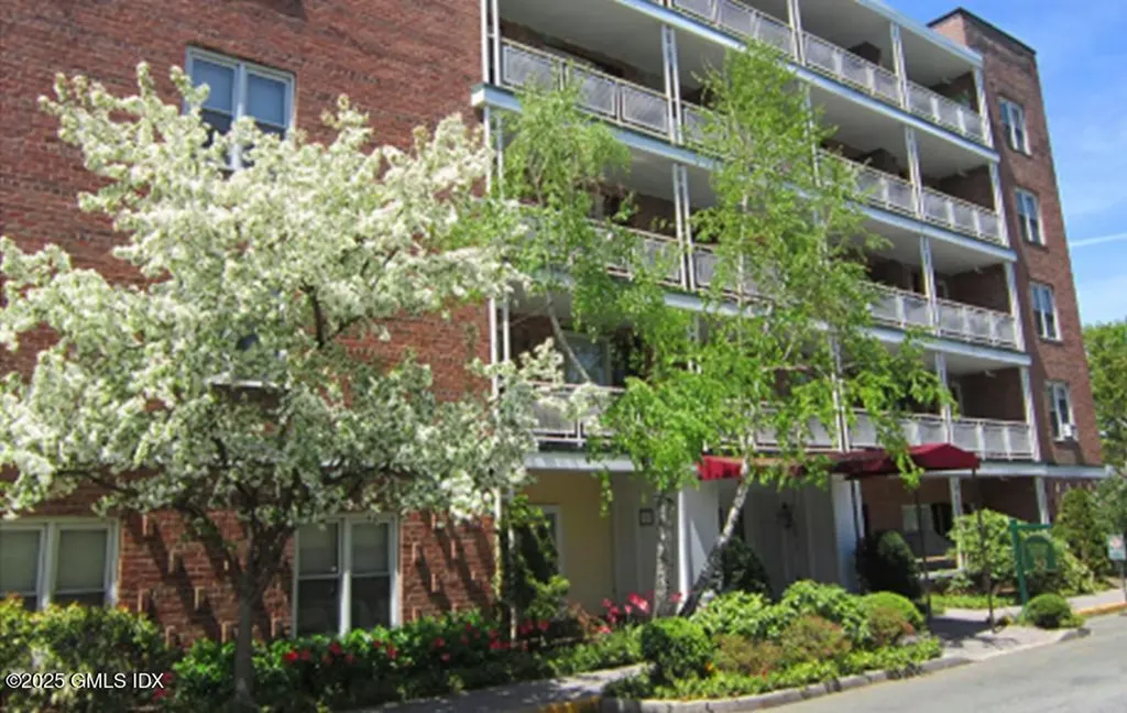 30 Brookside Drive Greenwich CT 06830