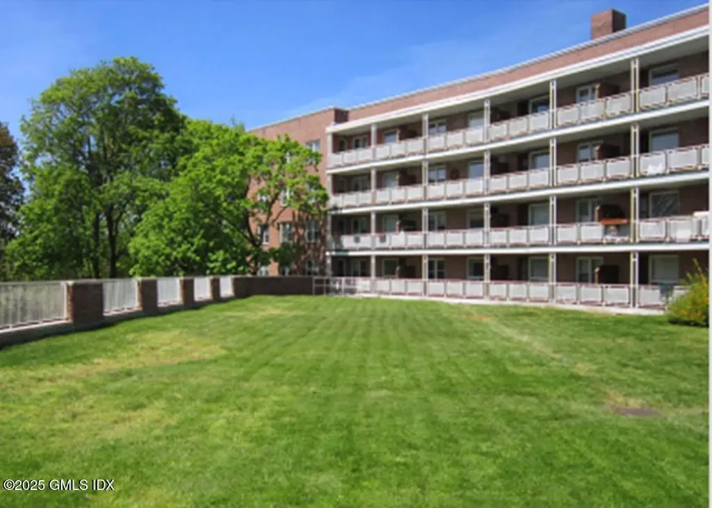 30 Brookside Drive Greenwich CT 06830