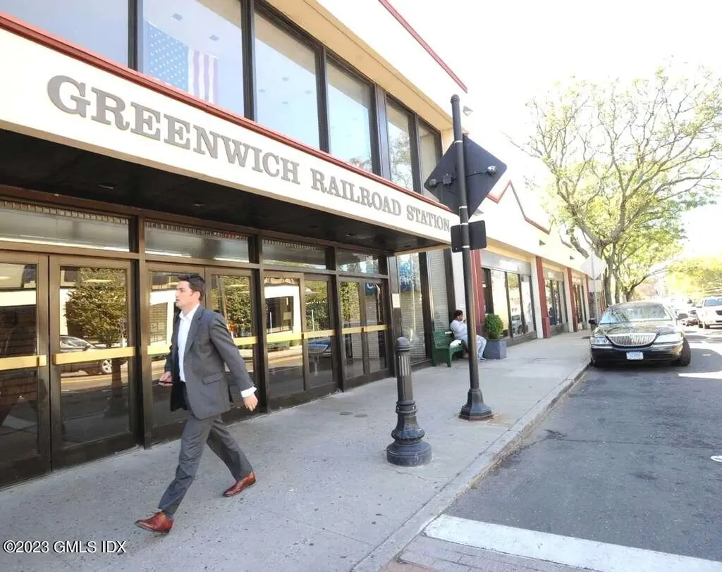 30 Brookside Drive Greenwich CT 06830