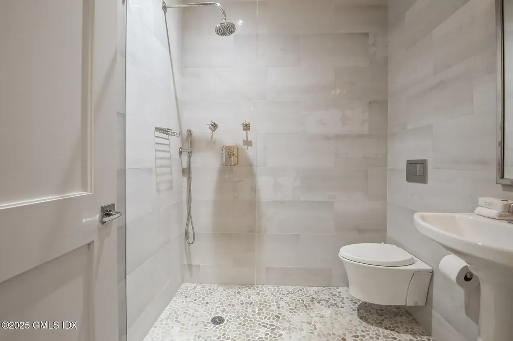 2 Oneida Drive Greenwich CT 06830